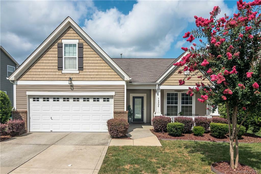 Property Photo: 14906 Brotherly Lane NC 28278