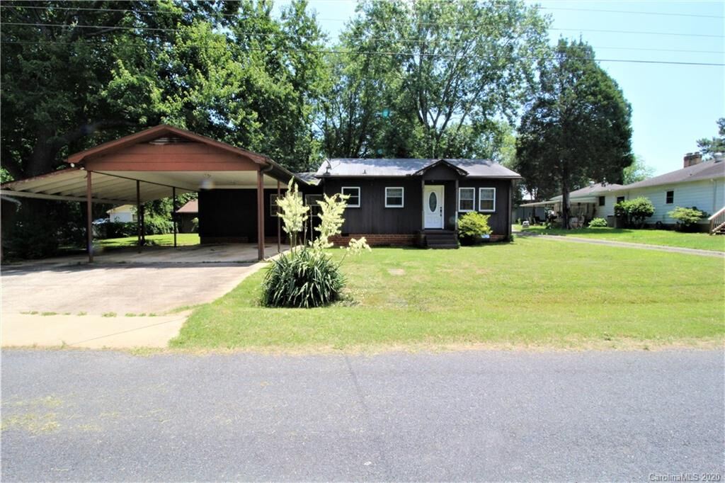 Property Photo: 5555 Bertie Avenue NC 28147