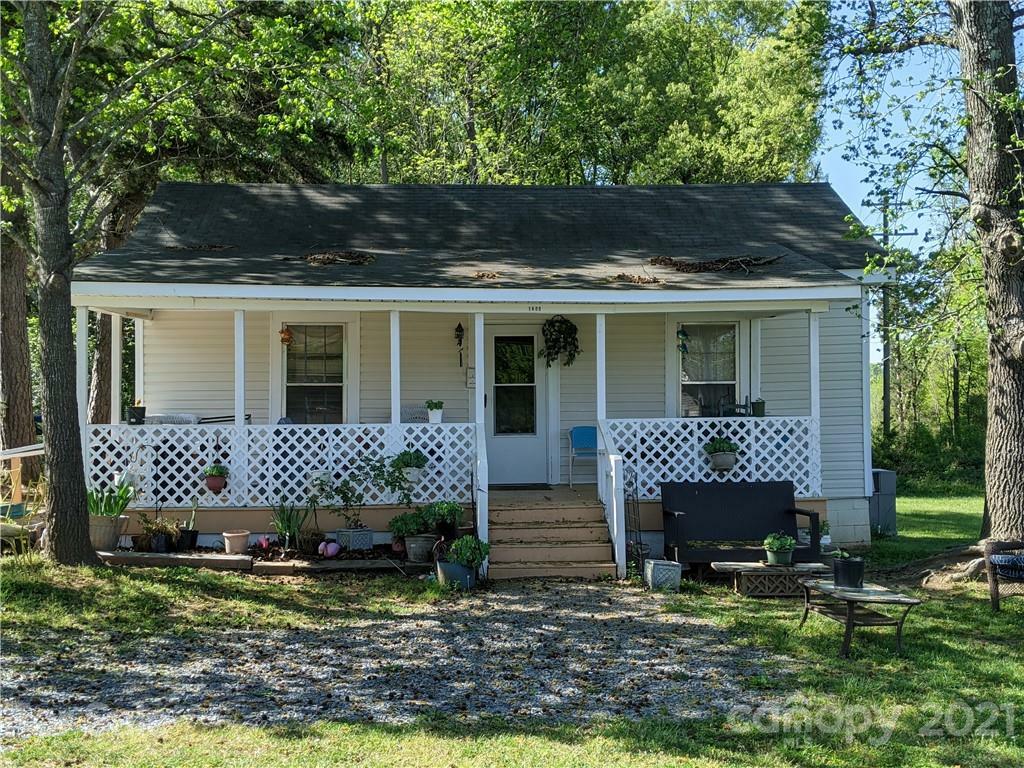 Property Photo:  1409 Icemorlee Street  NC 28110 