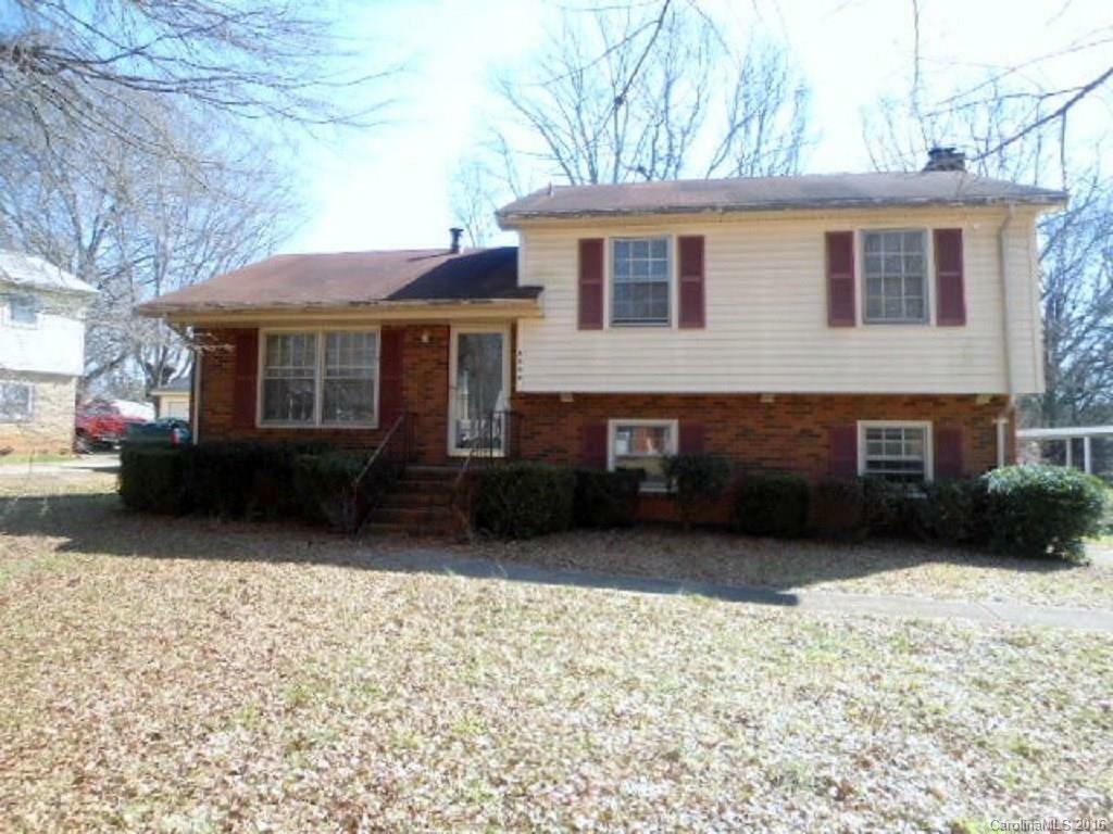 Property Photo:  5234 Elderbank Drive  NC 28216 