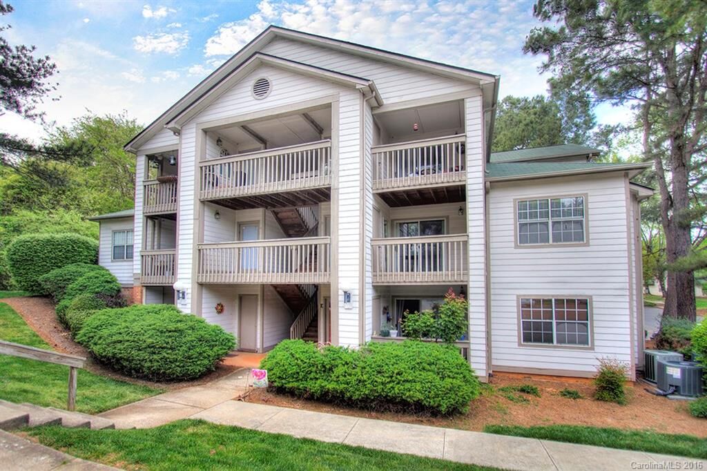Property Photo: 1052 Churchill Downs Court D NC 28211