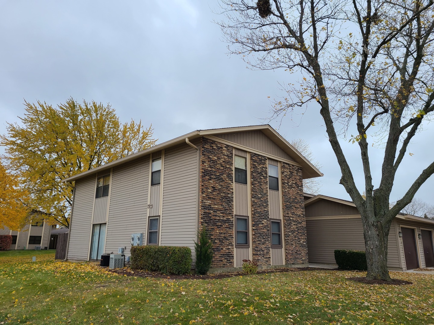 Property Photo:  5870 Rembrandt Court C  IL 60133 