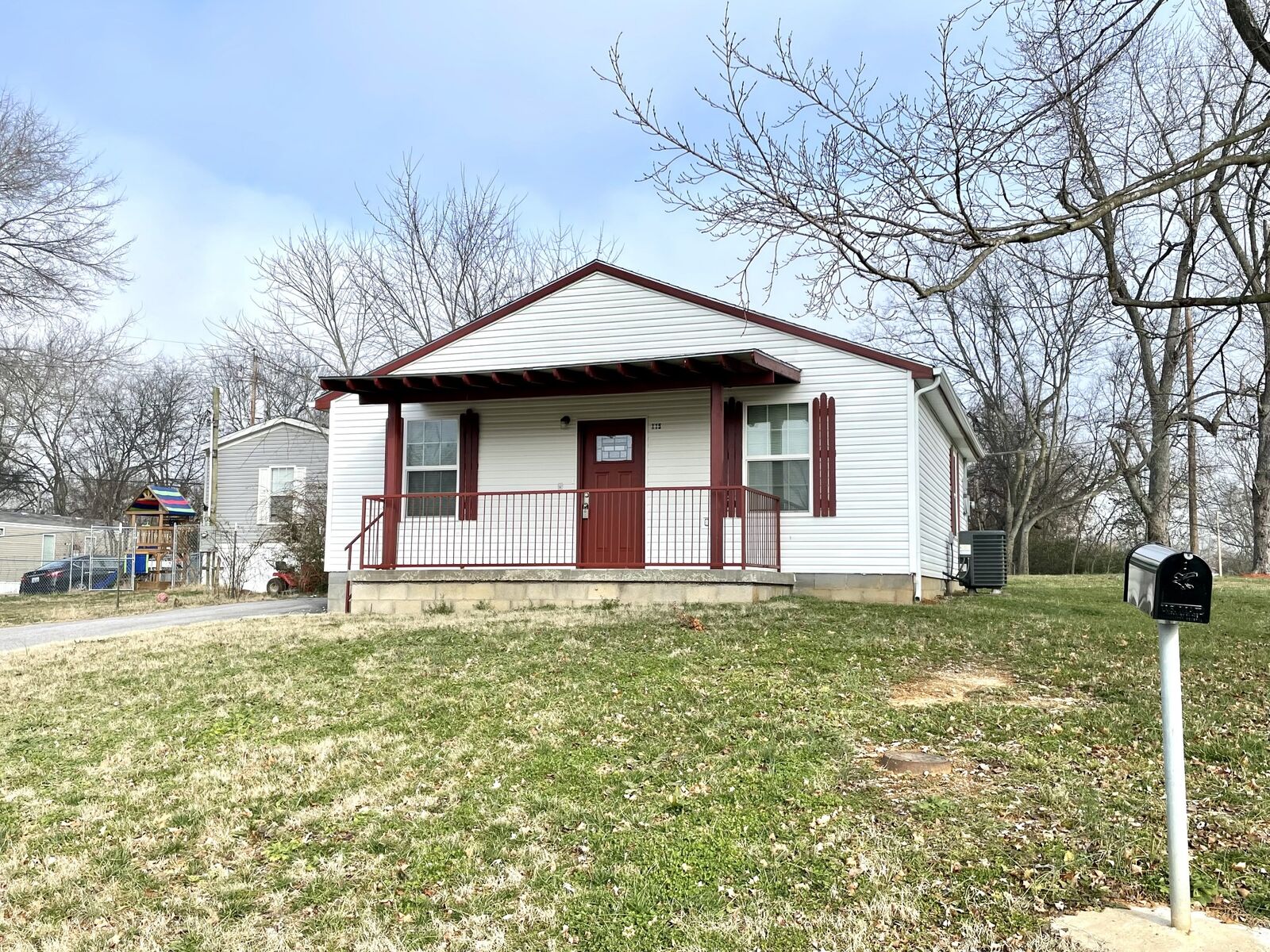 Property Photo:  115 Woodbine St  KY 42240 
