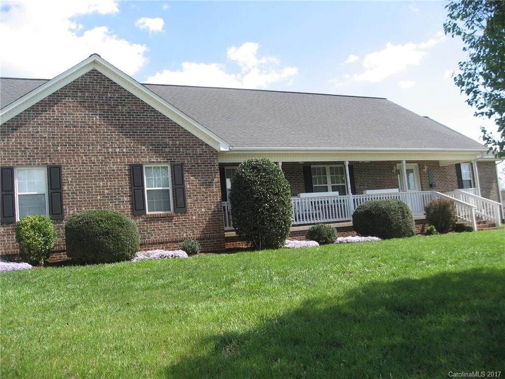 Property Photo: 2431 Carriage Lane 59 NC 28092