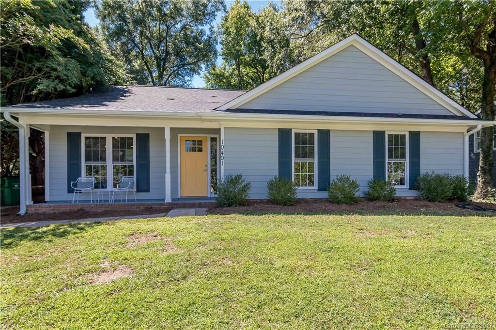 Property Photo:  10401 Fairway Ridge Road  NC 28277 