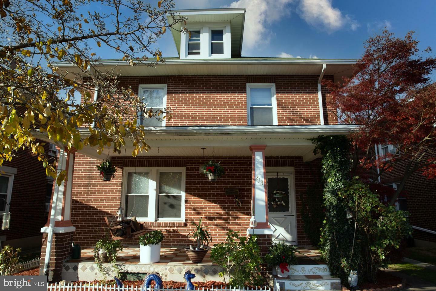 Property Photo: 213 W Granada Avenue PA 17033