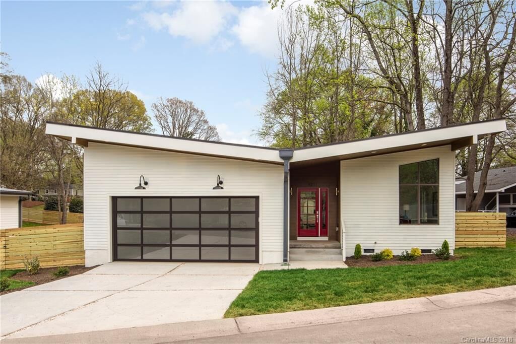 Property Photo: 4211 Mantle Court NC 28205