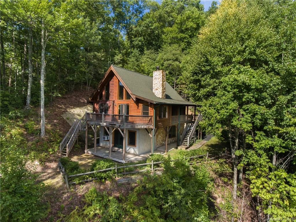 Property Photo: 302 Bridle Drive NC 28751