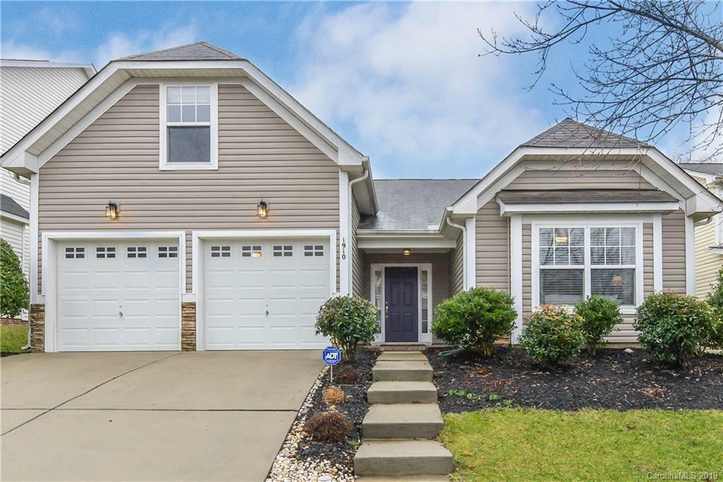 Property Photo: 1910 Sugarbush Drive NC 28214
