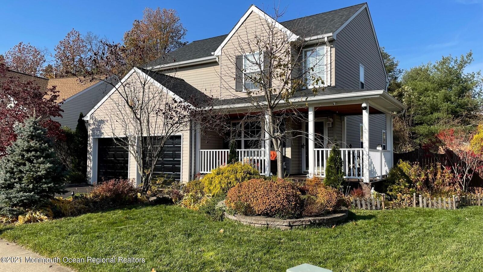 Property Photo: 4 Sutton Place NJ 08828