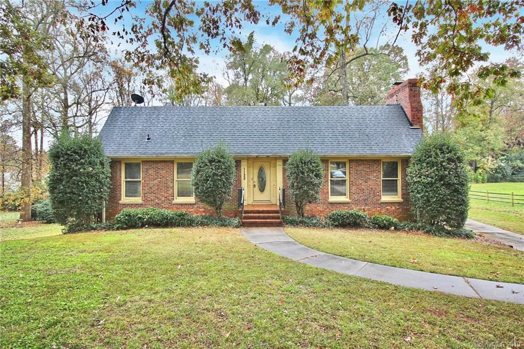 Property Photo:  1125 Mineral Springs Road  NC 28262 