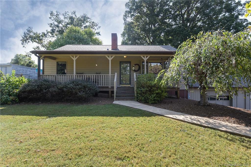 Property Photo:  22 Sandhurst Drive  NC 28806 