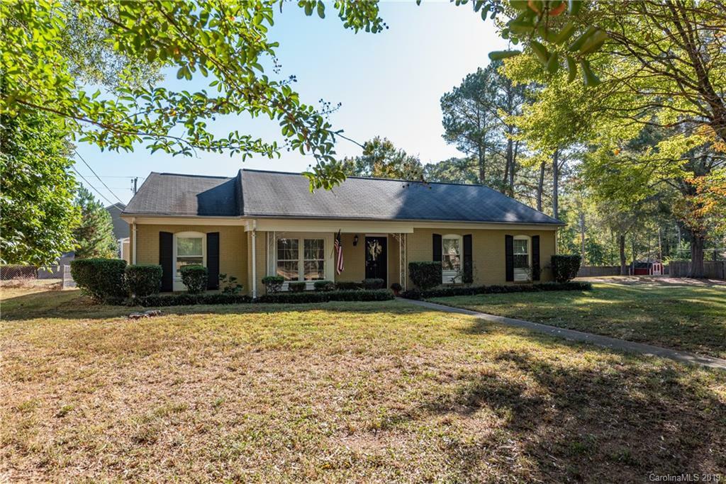 Property Photo:  15829 Fairfield Drive  NC 28104 