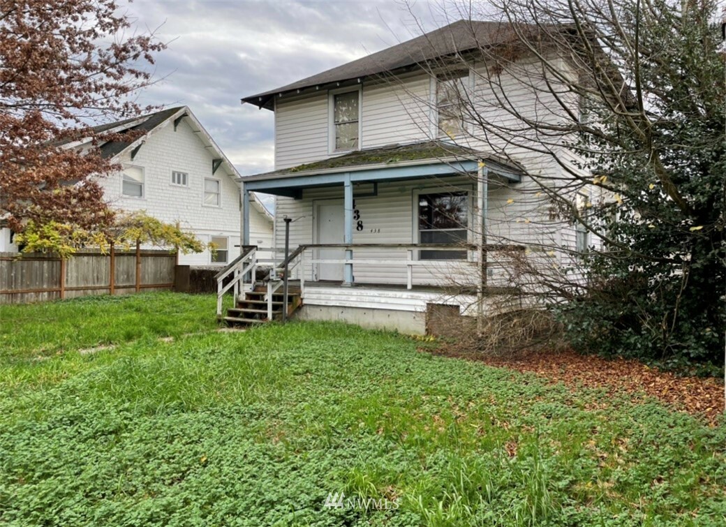 Property Photo:  438 W Main  WA 98001 