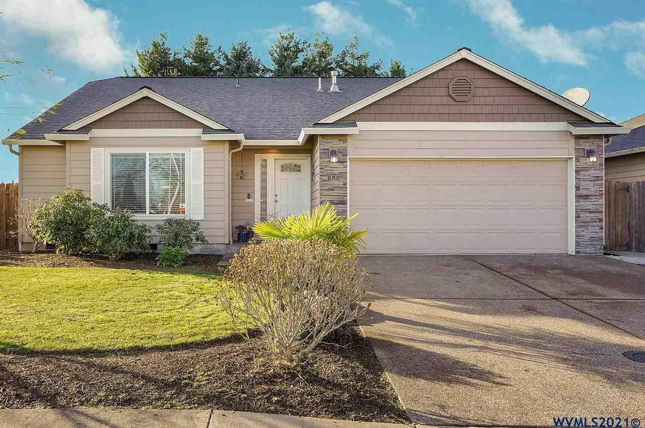 Property Photo: 880 5th St OR 97352