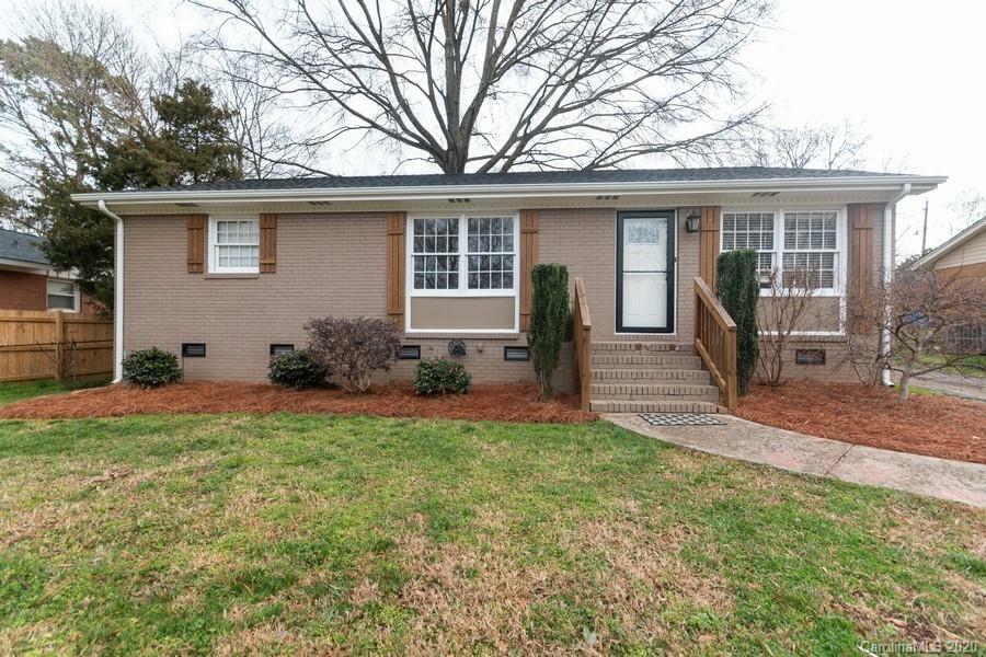 Property Photo:  4011 Abbeydale Drive  NC 28205 