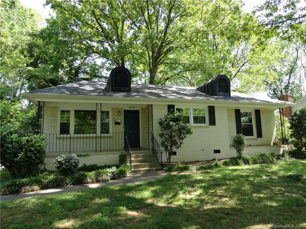 Property Photo:  5321 Chedworth Drive  NC 28210 