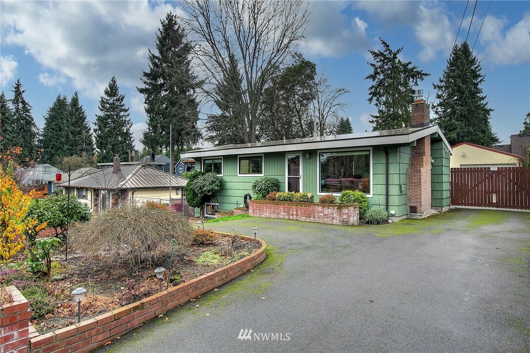 Property Photo:  19617 10th Avenue S  WA 98148 