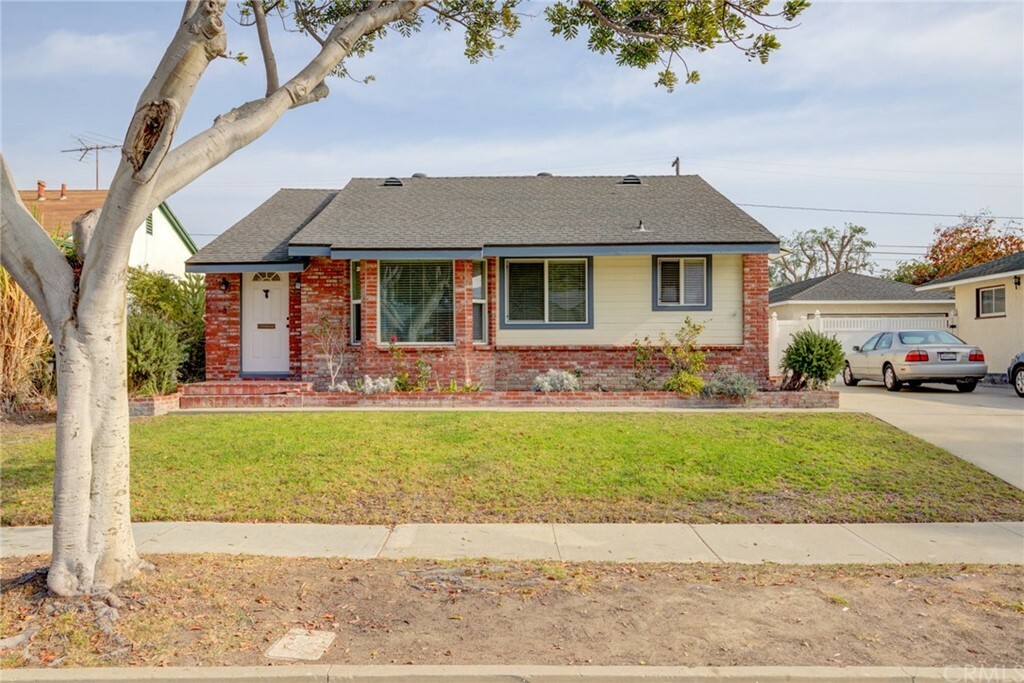 Property Photo:  14920 Doty Avenue  CA 90250 