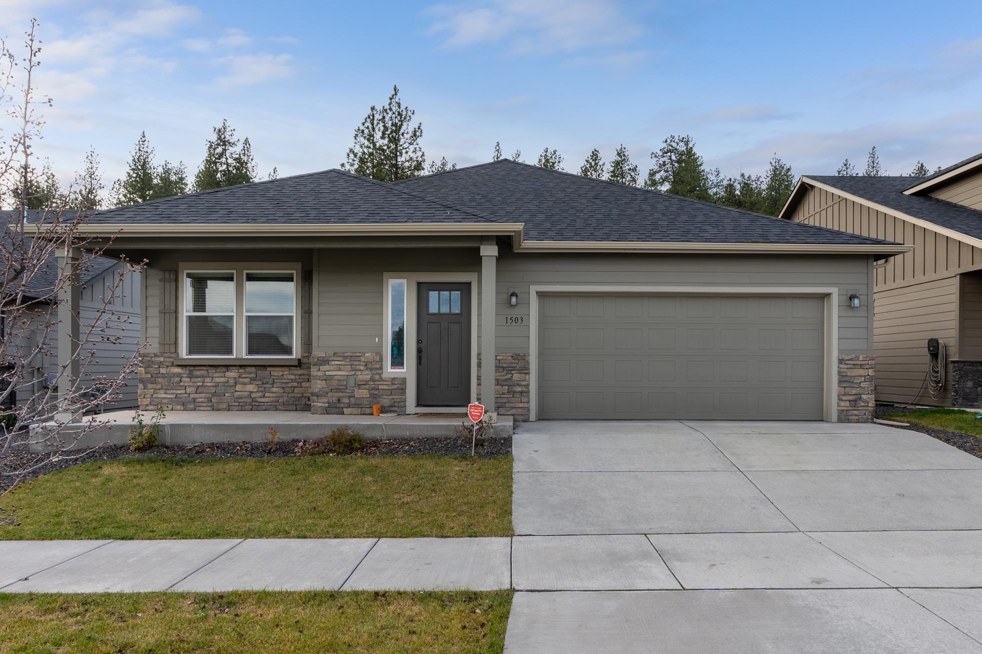 Property Photo:  1503 N Rogue River St  WA 99224 