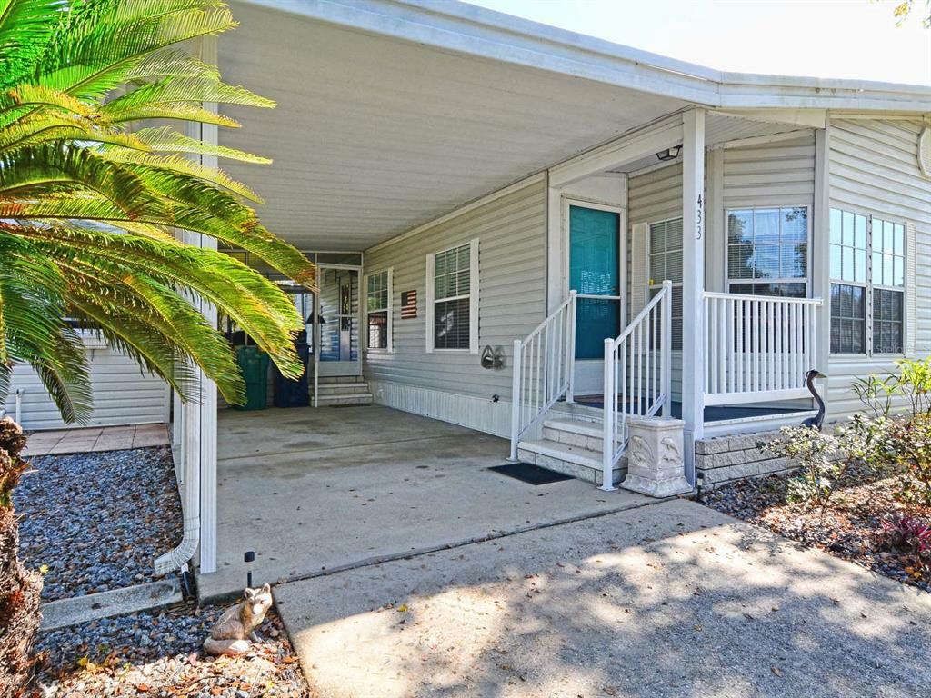 Property Photo:  433 King Way  FL 32778 