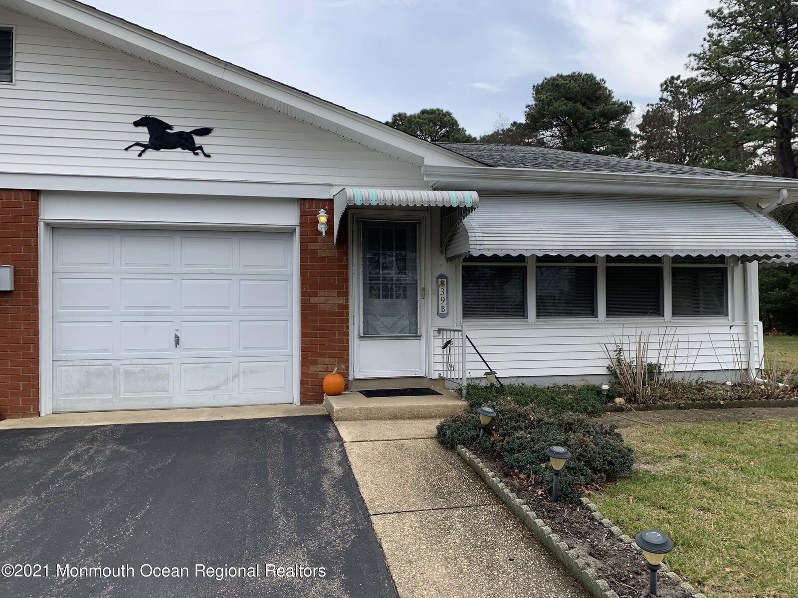 Property Photo:  39 Crestwood Parkway  NJ 08759 