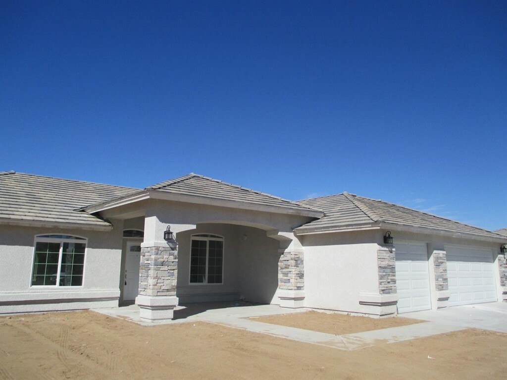 Property Photo:  18648 Lilac Street  CA 92345 