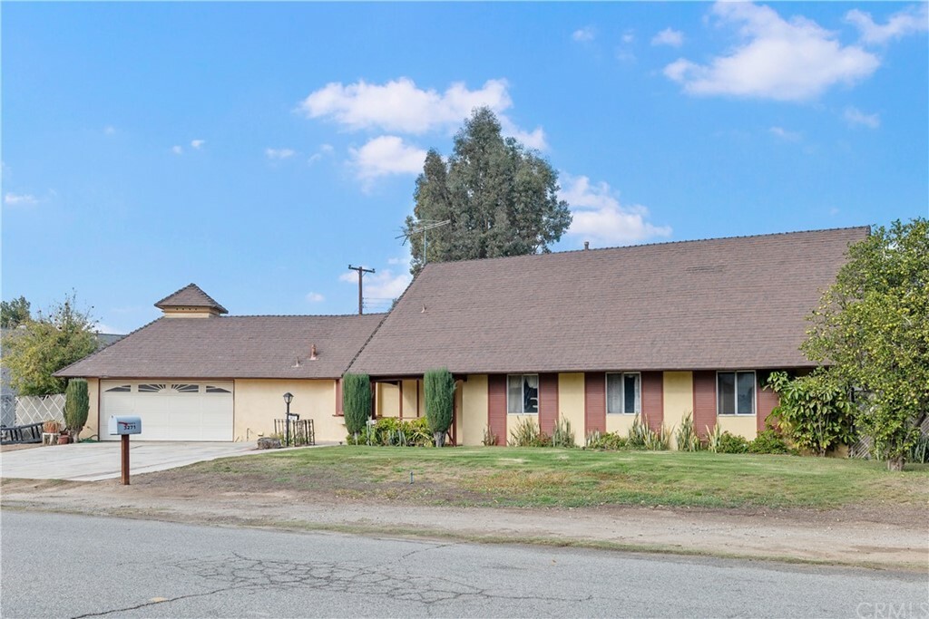 Property Photo:  3271 Kips Korner Road  CA 92860 