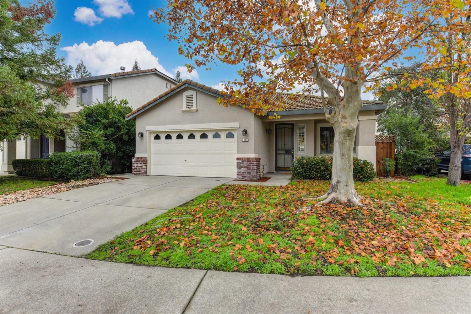Property Photo: 2375 Stone River Court CA 95670