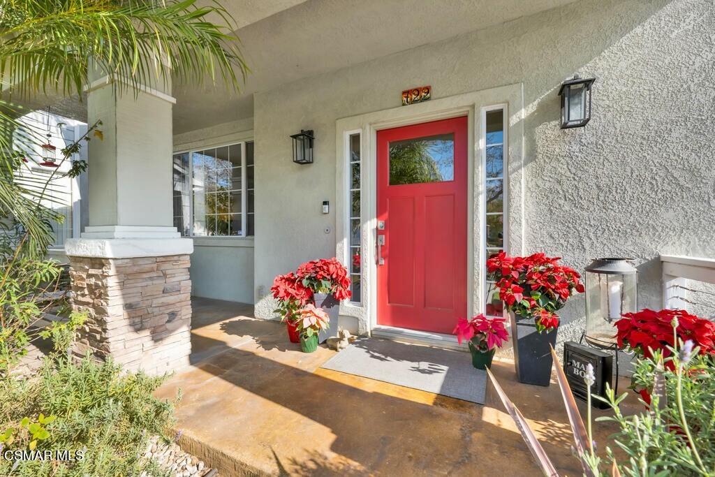 Property Photo:  722 Teresa Street  CA 93030 