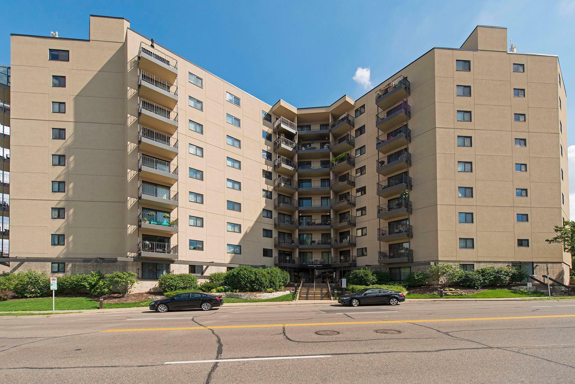 Property Photo:  3131 Excelsior Boulevard 203  MN 55416 