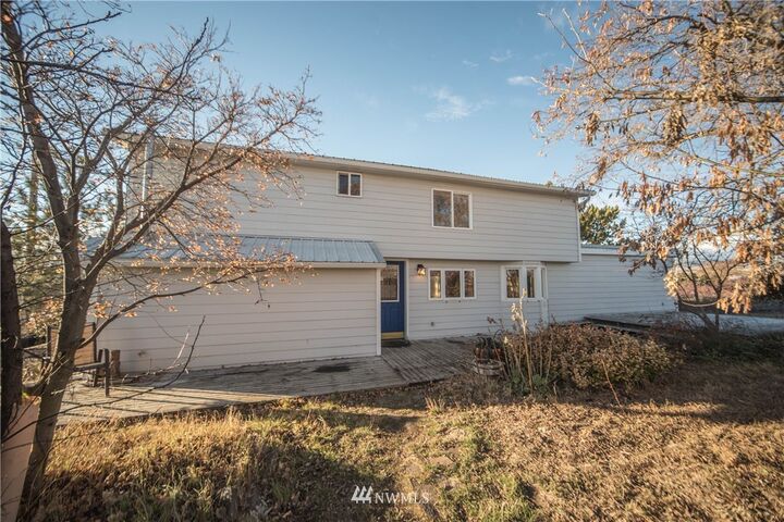 Property Photo:  390 Cattail Road  WA 98926 