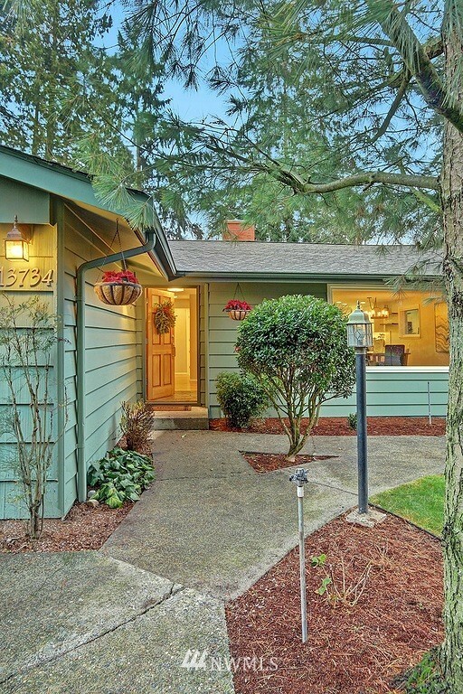 Property Photo: 13734 25th Avenue NE WA 98125