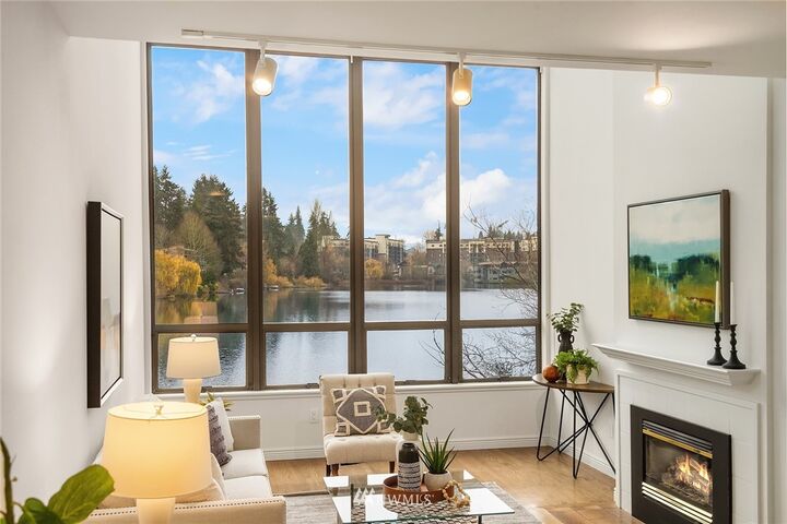 Property Photo:  1413 N 200th Street E-4  WA 98133 