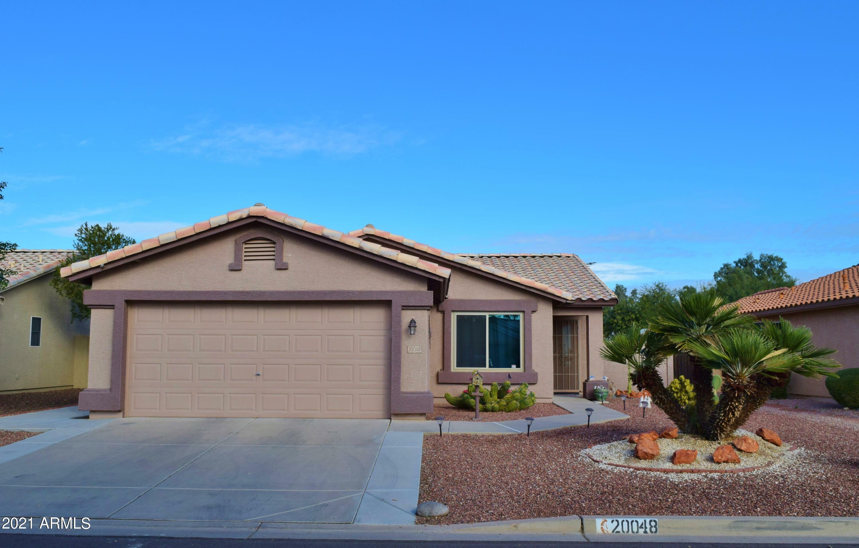 Property Photo: 20048 N Coyote Lakes Parkway AZ 85378