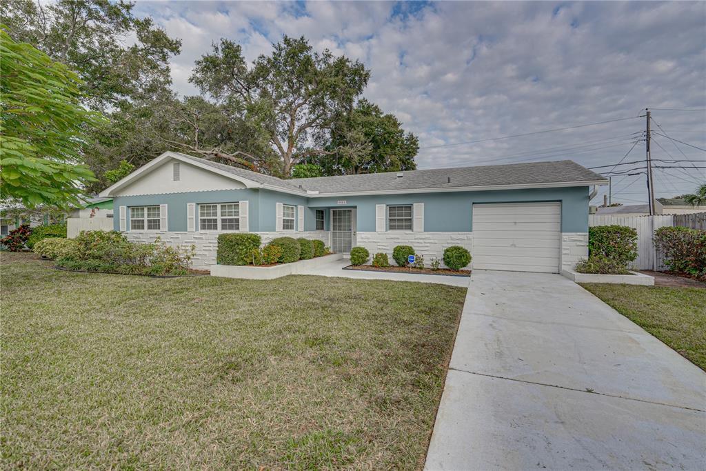 Property Photo: 2651 66th Way N FL 33710