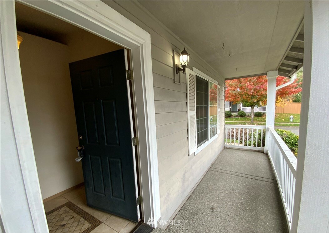 Property Photo:  18721 17th Ave E  WA 98387 