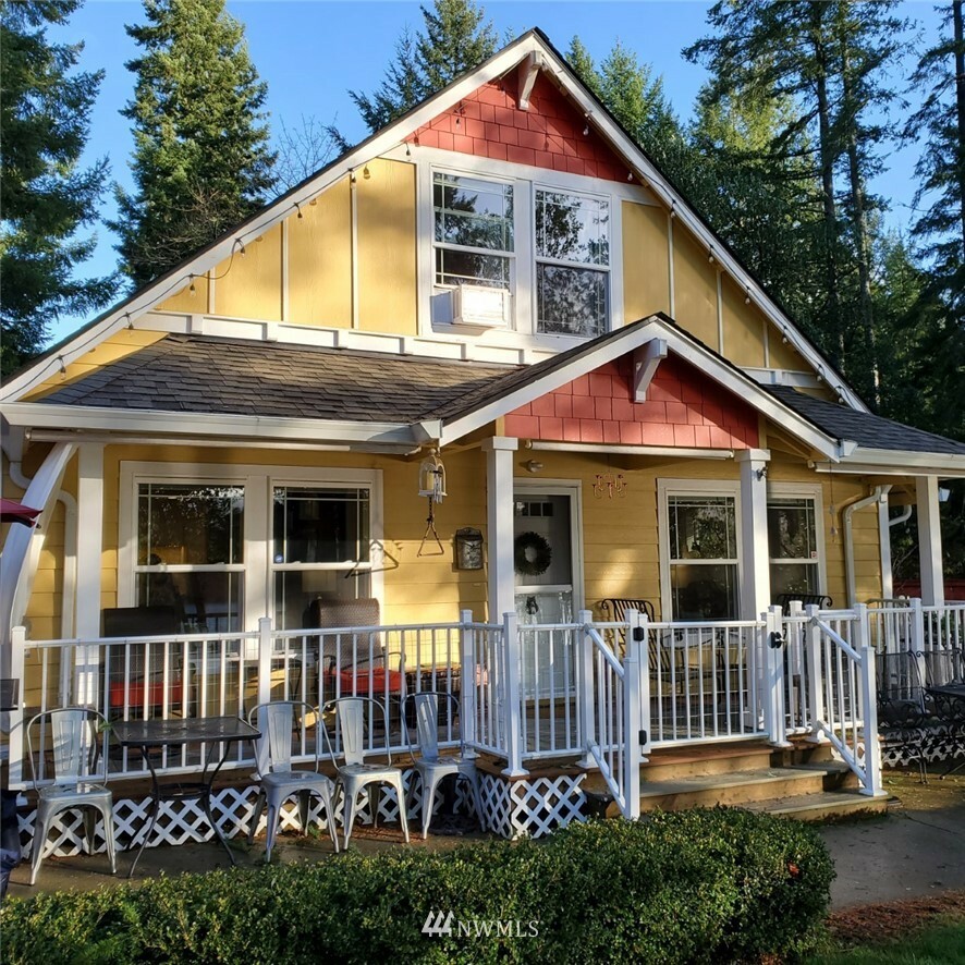 Property Photo:  18121 Sundown Court SE  WA 98597 