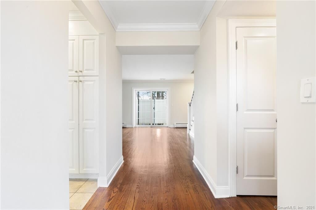 Property Photo:  6 Putnam Green C  CT 06830