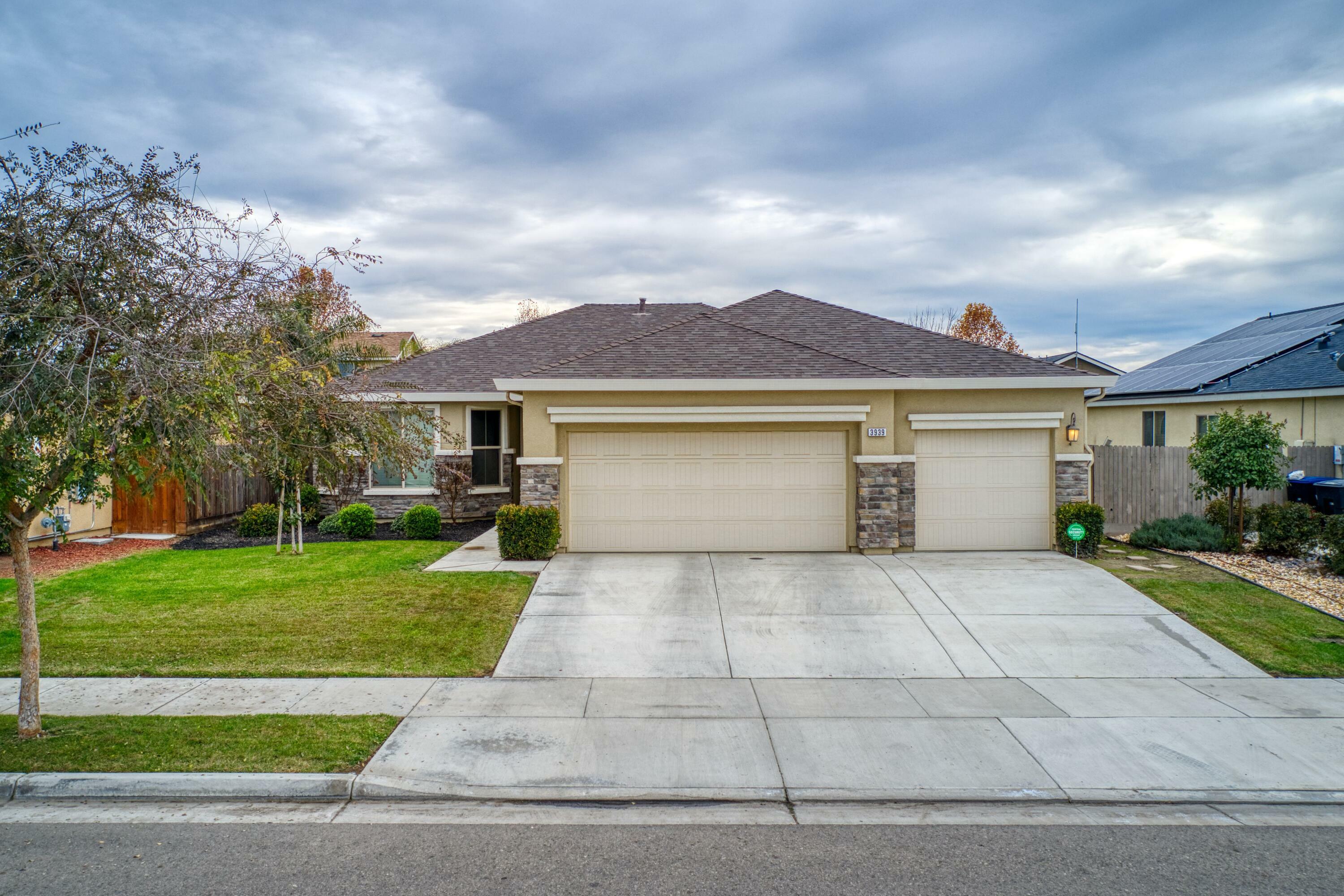 3939 E Laura Avenue  Visalia CA 93292 photo