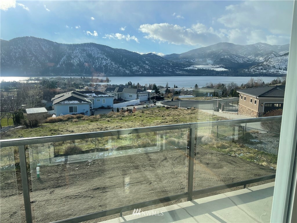 Property Photo:  947 Cloudless Drive  WA 98831 