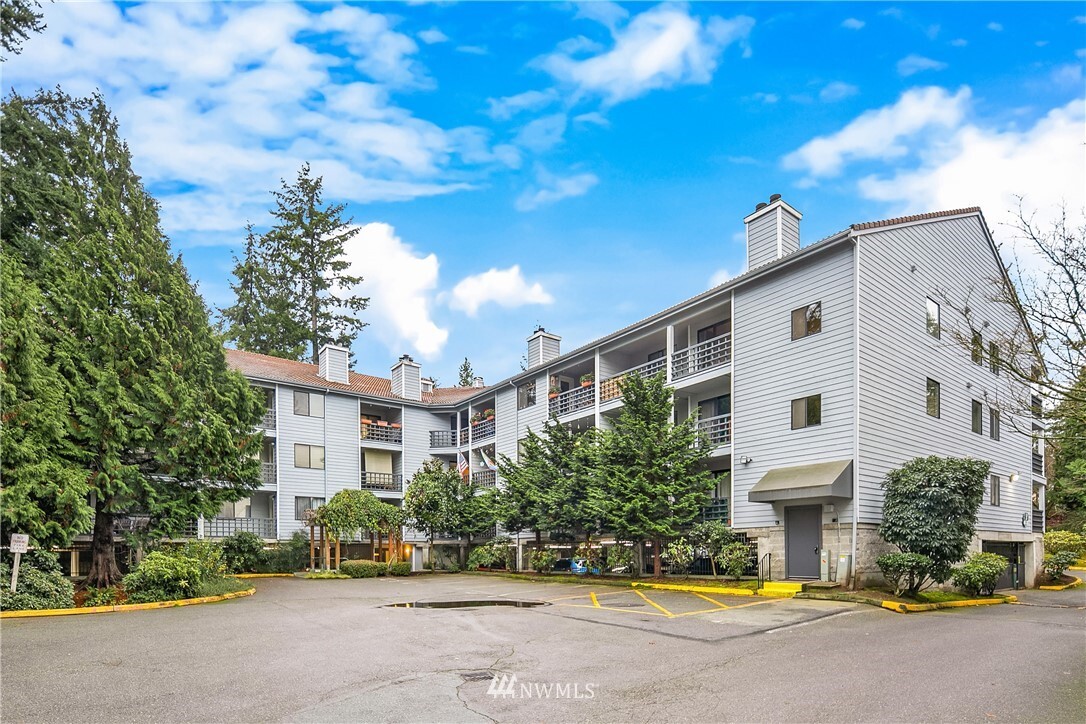 Property Photo: 710 N 160th Street B306 WA 98133