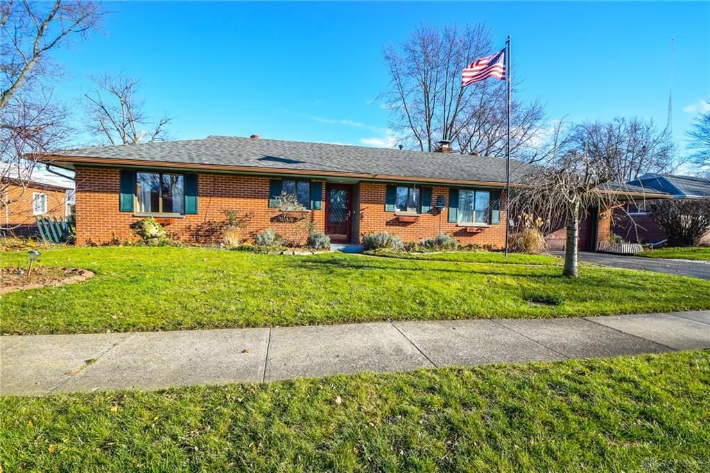 Property Photo: 4262 Maxlin Road OH 45429
