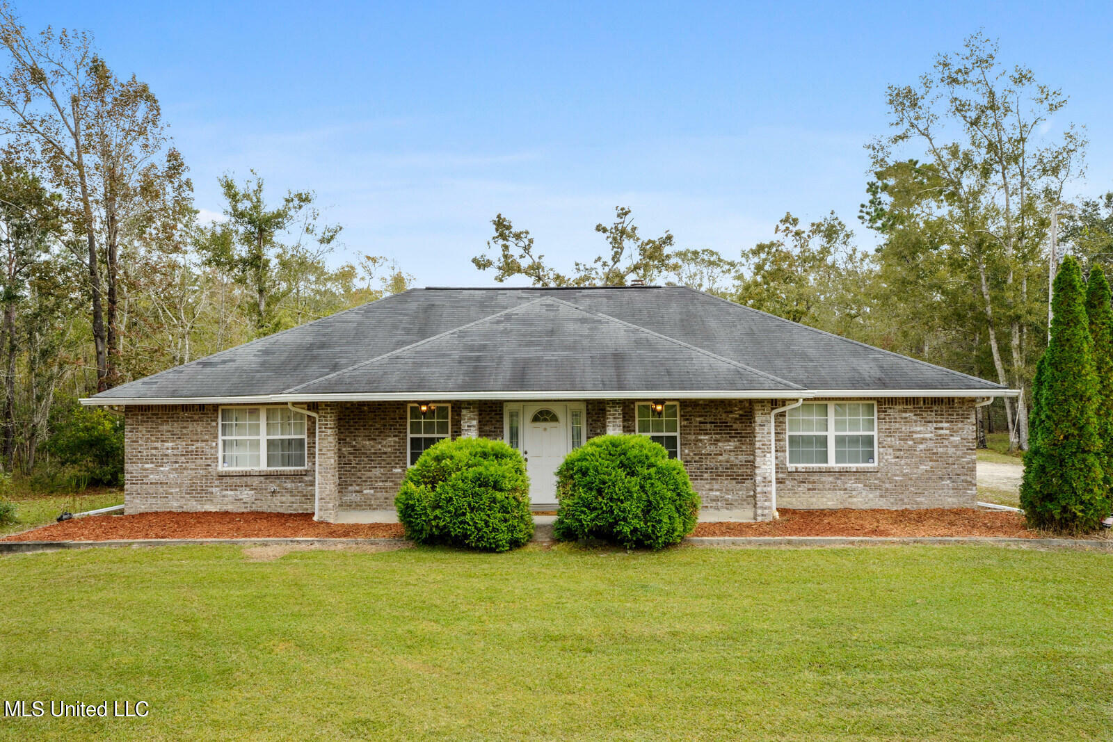 Property Photo:  6172 Lakeshore Road  MS 39520 