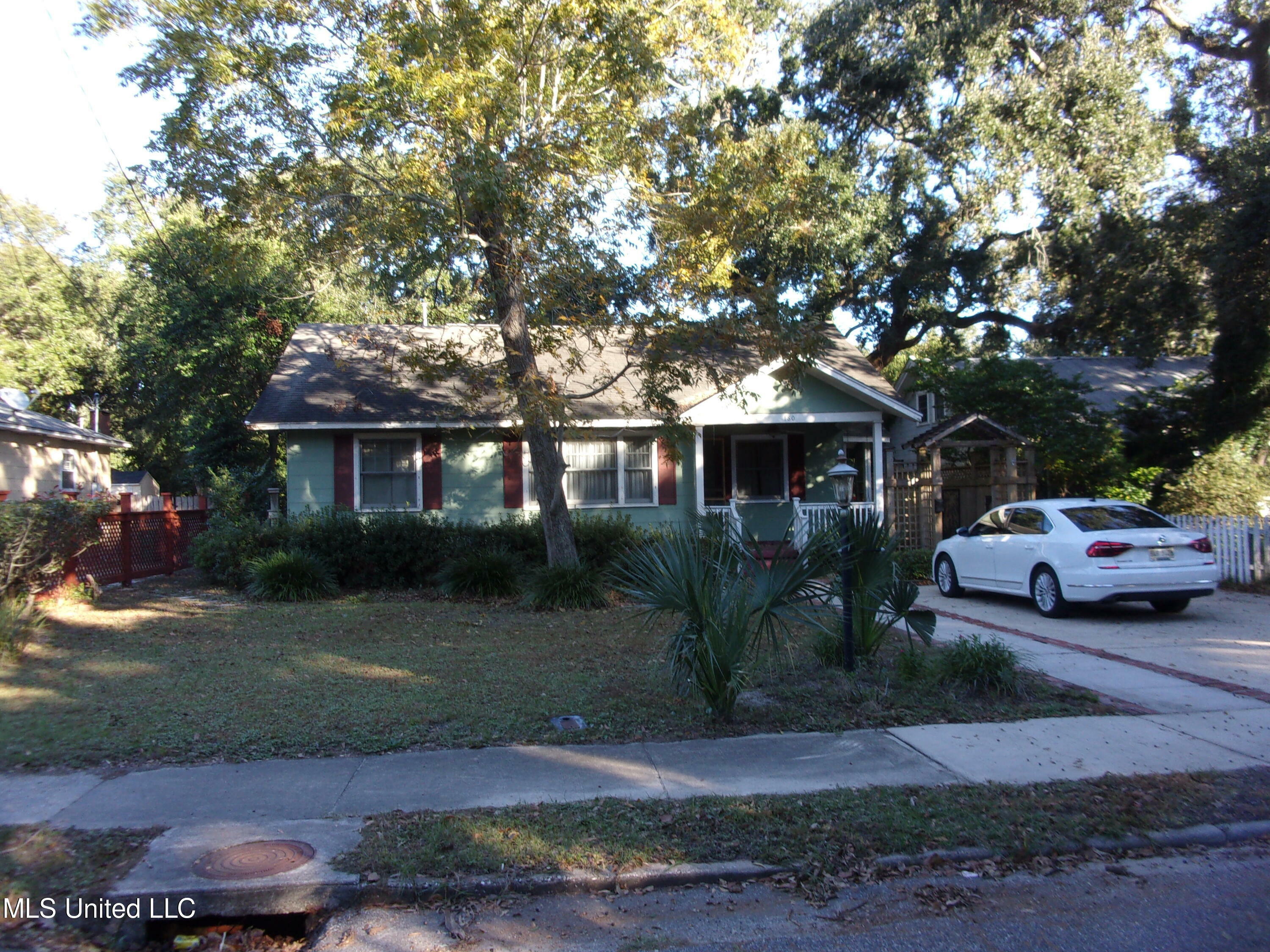 180 Saint Charles Avenue  Biloxi MS 39530 photo