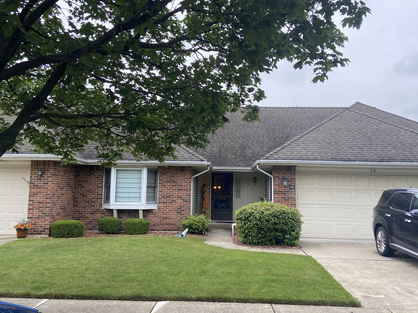 Property Photo:  30 Fallcreek Circle 30  IL 60538 