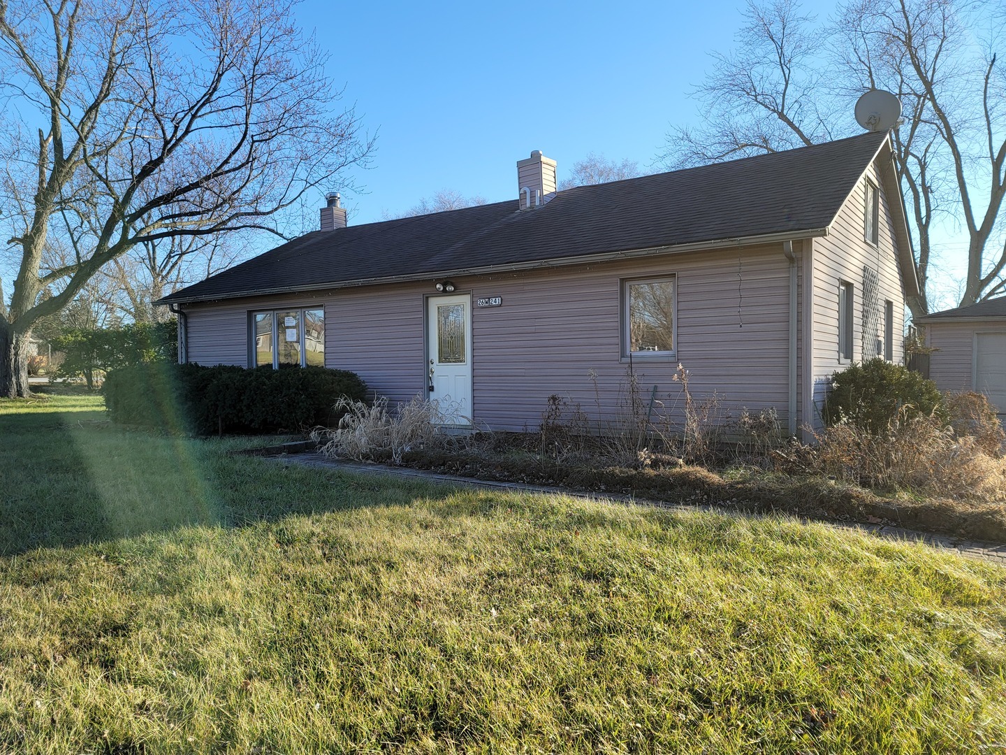 Property Photo:  26W241 Peterson Avenue  IL 60188 