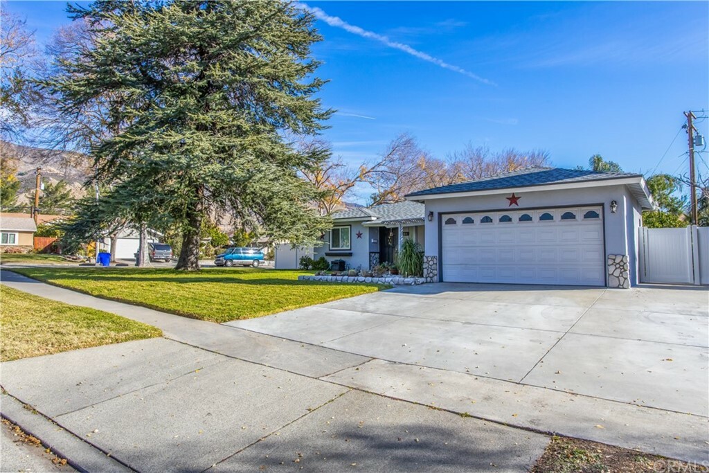 Property Photo: 5195 Acacia Avenue CA 92407
