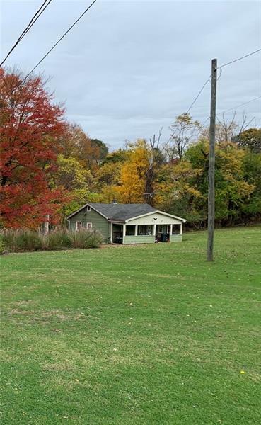 Property Photo: 586 Twin Oak Dr PA 15235