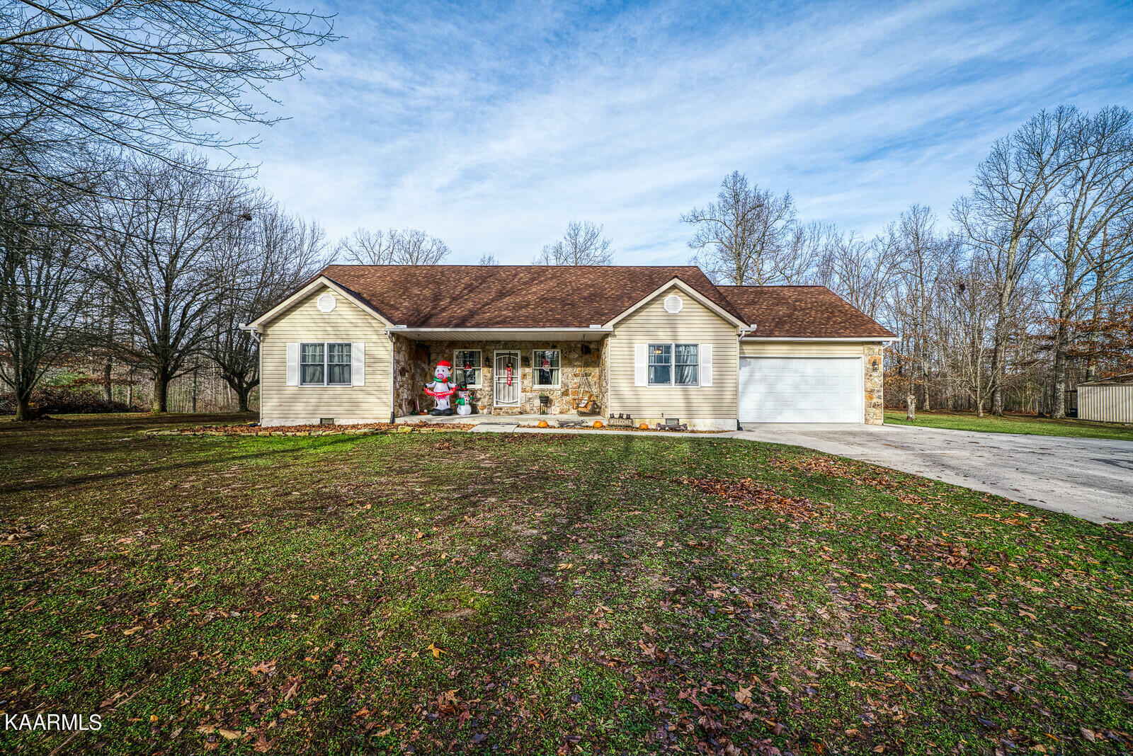 Property Photo:  203 Little John Loop  TN 38555 